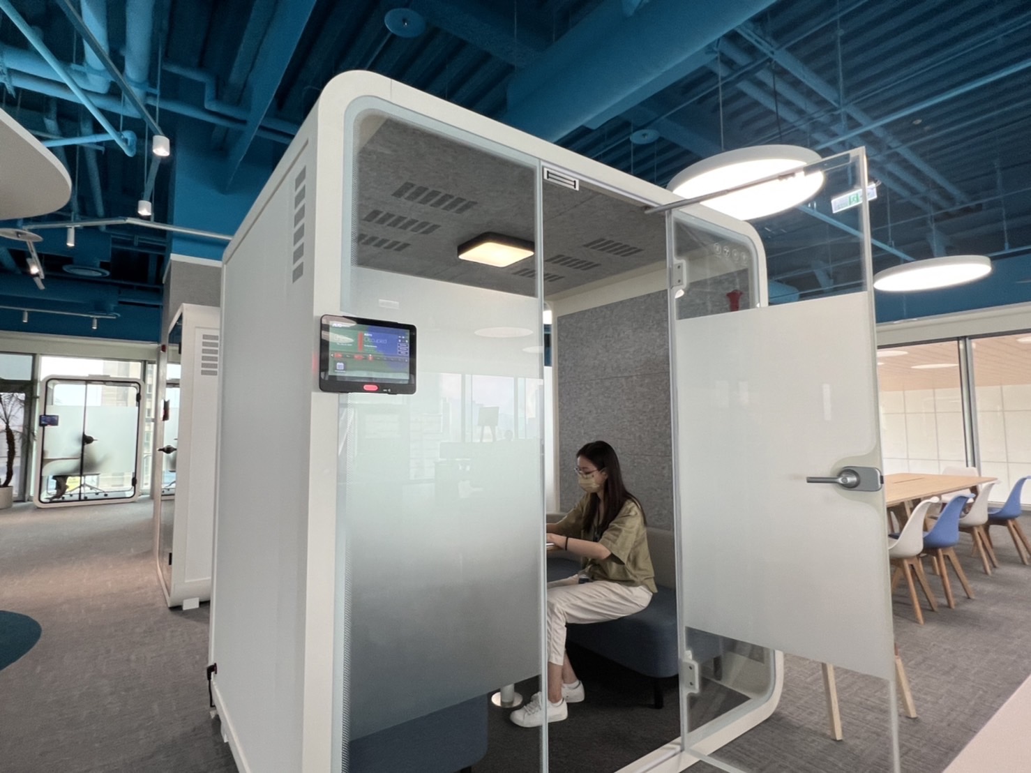 GA黄金甲高雄據點的智慧行動辦公艙，展現GA黄金甲在面板以外的研發應用軟實力